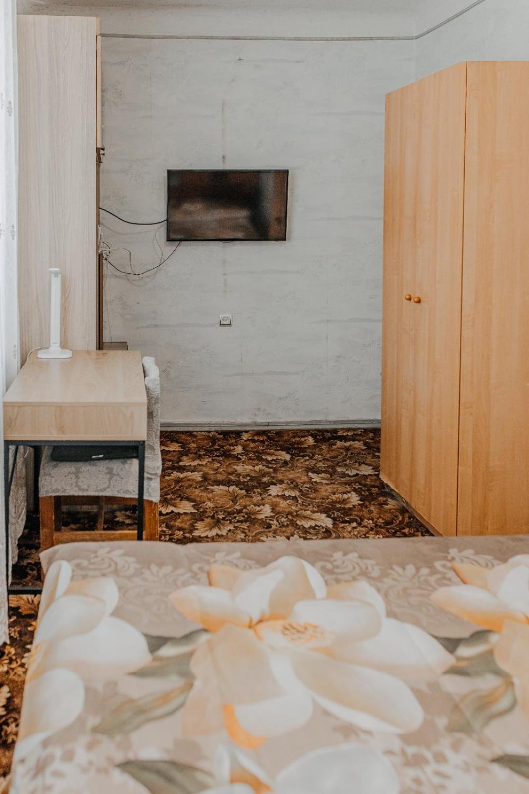 Comfortable Apartments On Hrushevskogo Street Near 16 City Hospital Dnipro Exterior photo